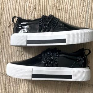 Size 8 black sneaker women’s